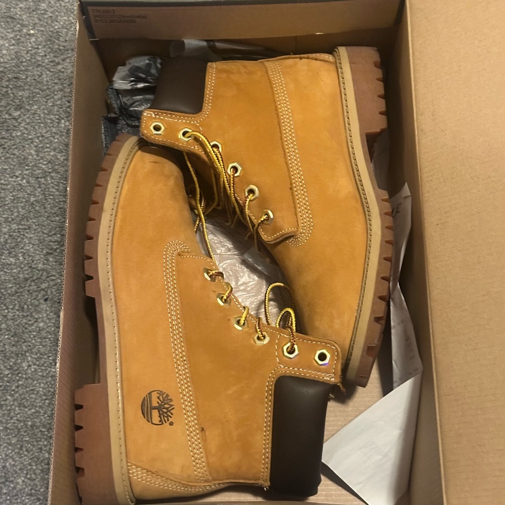 ❌SOLD❌ Timberland Tan Boots 4.5Y